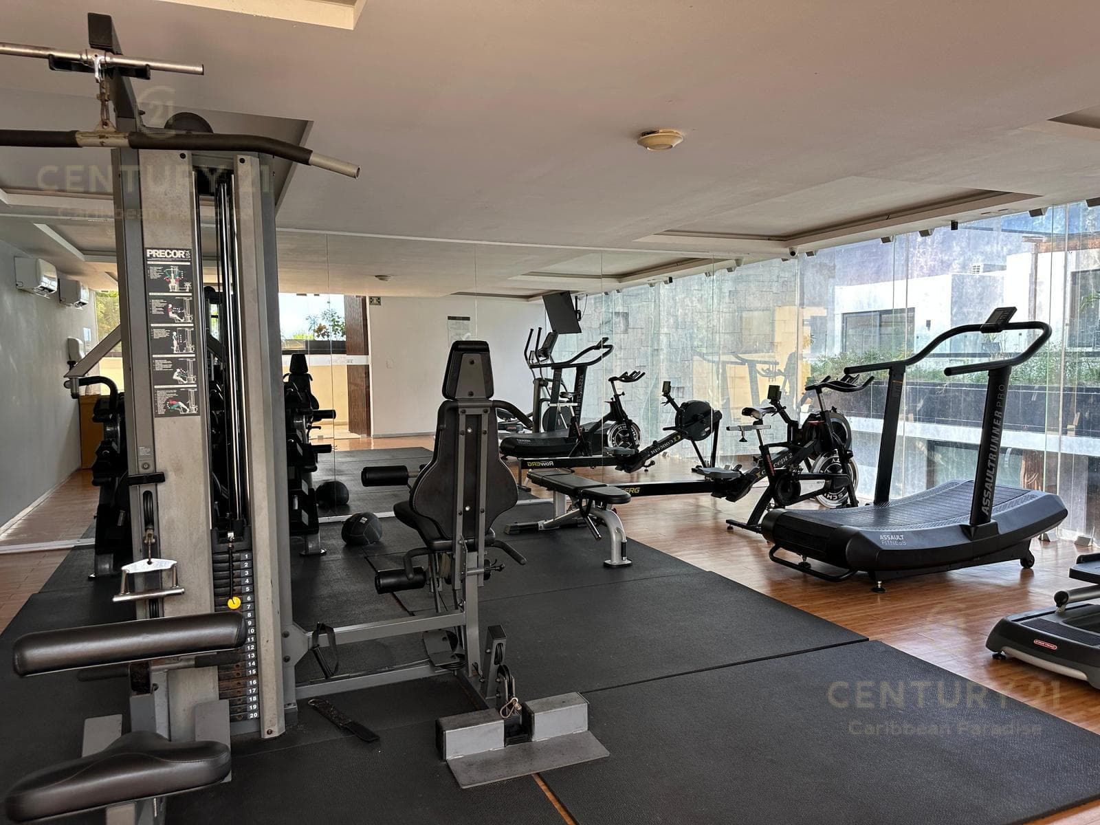 Estudio en venta en el corazón de Playa del Carmen The Shore P4499