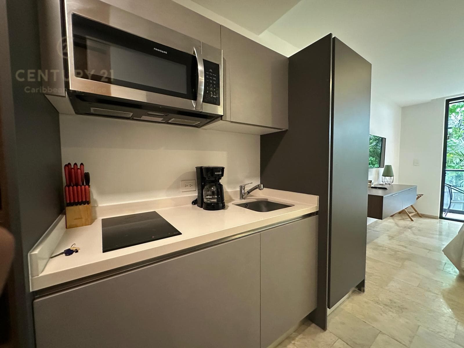 Estudio en venta en el corazón de Playa del Carmen The Shore P4499