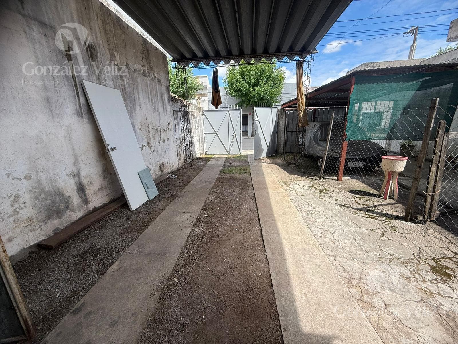 Warehouse in downtown Carmelo