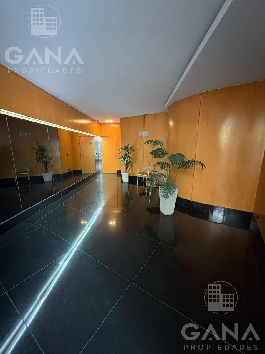 Premium Apartment for Sale: Exclusive 3-Bedroom Unit on Córdoba and Paraguay