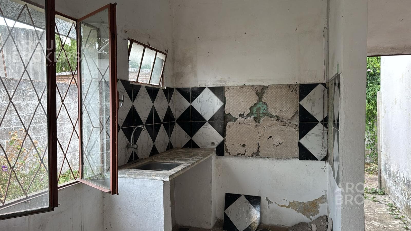 Two-Bedroom House for Sale in Manga - 004