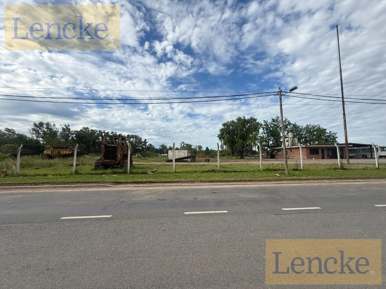 Excellent section of the Pan-American Highway's eastern service road in Belén de Escobar