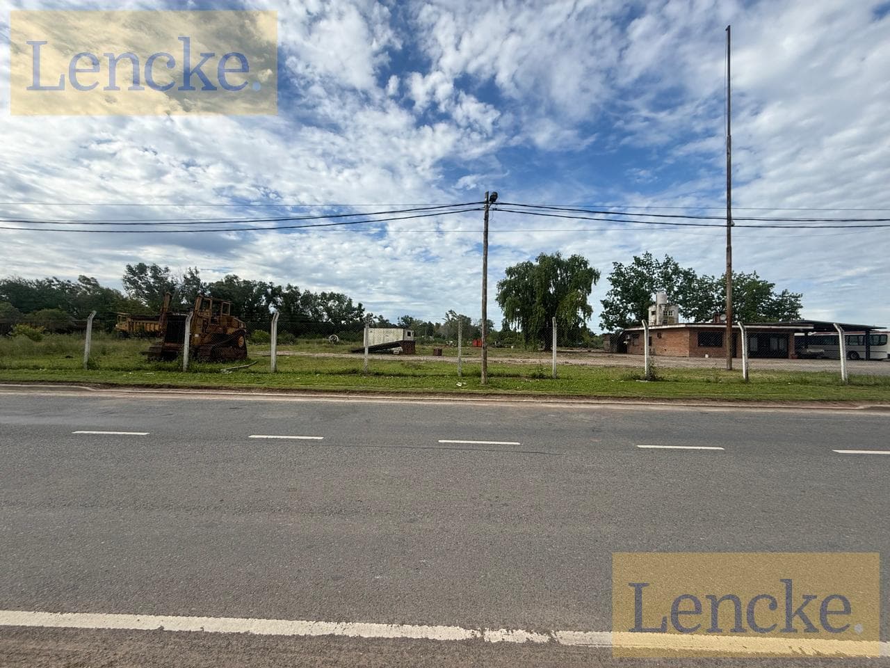 Excellent section of the Pan-American Highway's eastern service road in Belén de Escobar