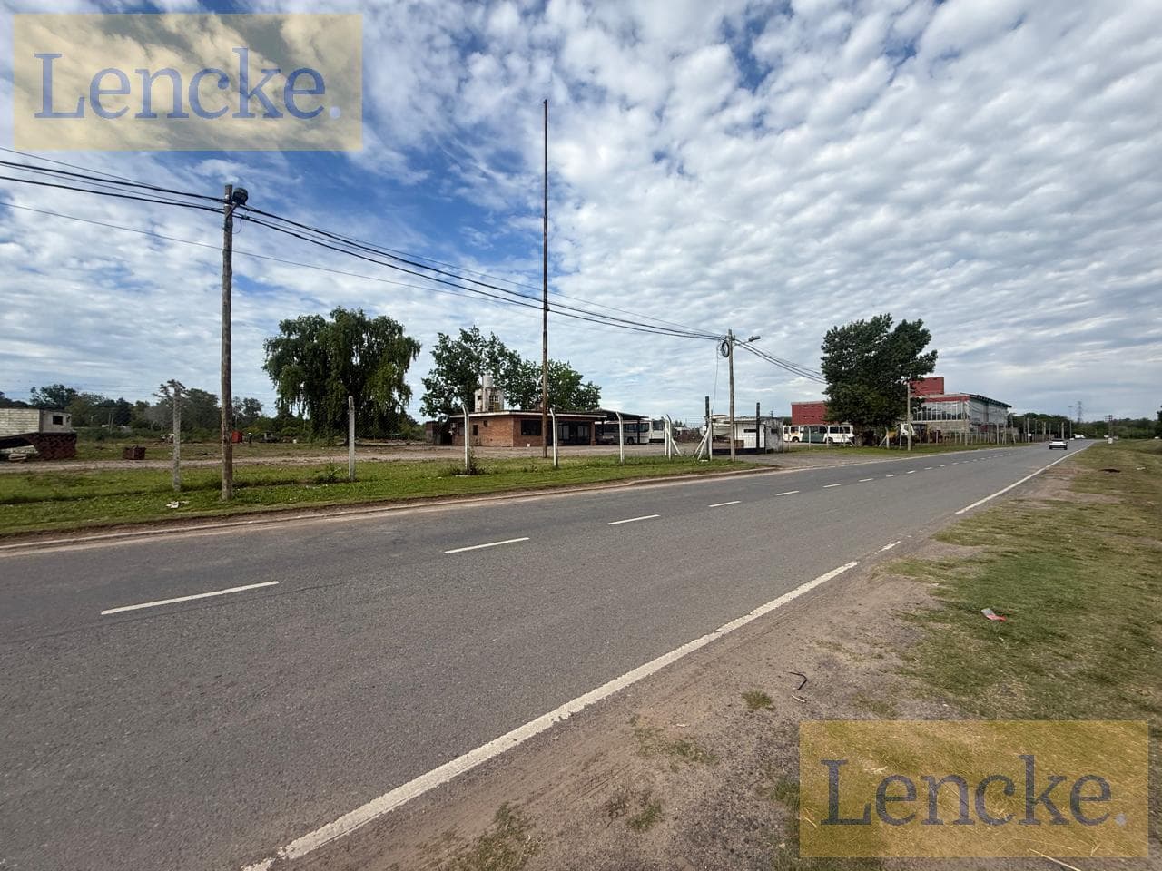 Excellent section of the Pan-American Highway's eastern service road in Belén de Escobar