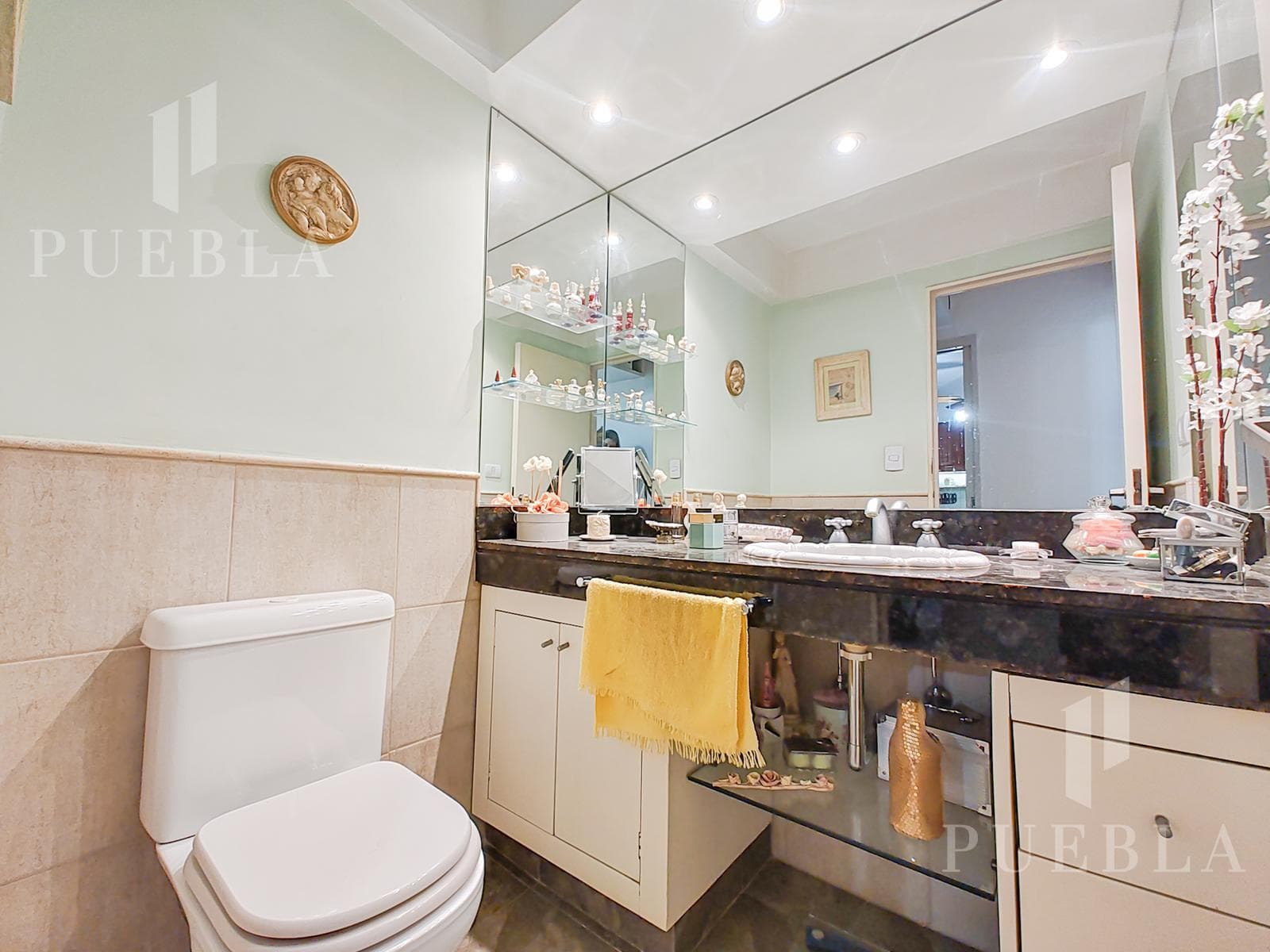 4- or 5-ROOM APARTMENT FOR SALE IN BELGRANO CHICO WITH DEDICATED PARKING SPACE AND STORAGE ROOM—MORTGAGE ELIGIBLE