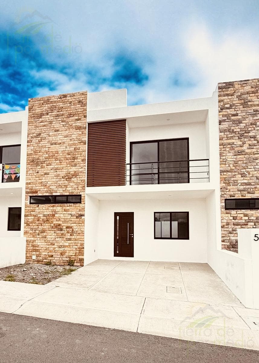 Bargain Price! Spacious House in Juriquilla, Querétaro. On a private street