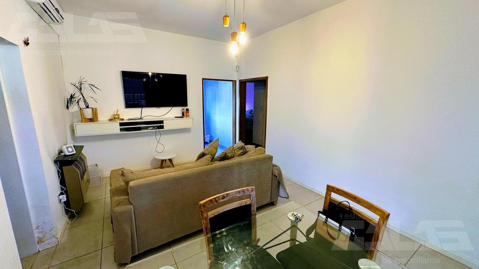 3-bedroom house in the best neighborhood of Castelar Norte: spacious, bright, and featuring a patio and terrace