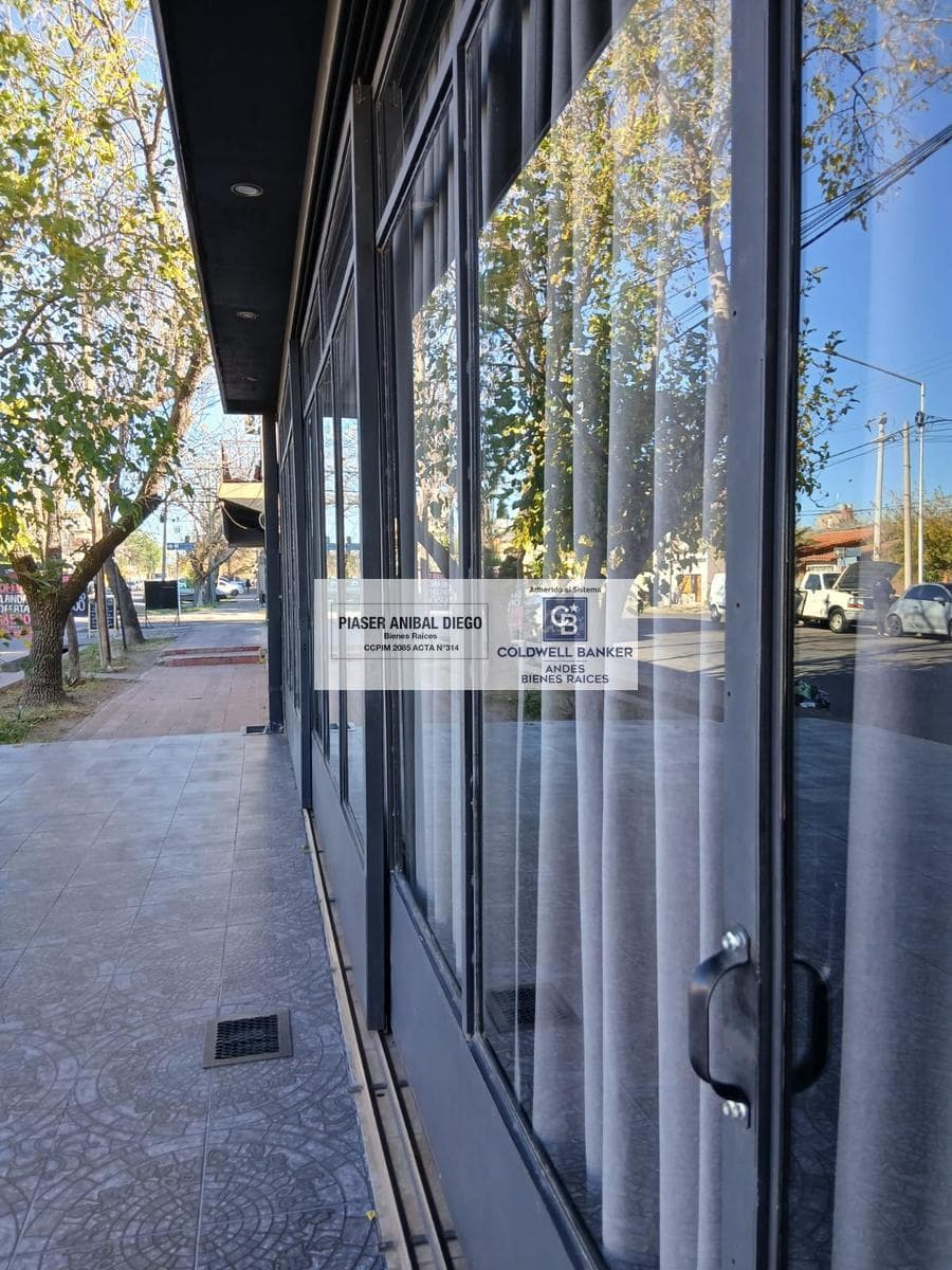 Commercial Space with Apartment for Sale, San Rafael.