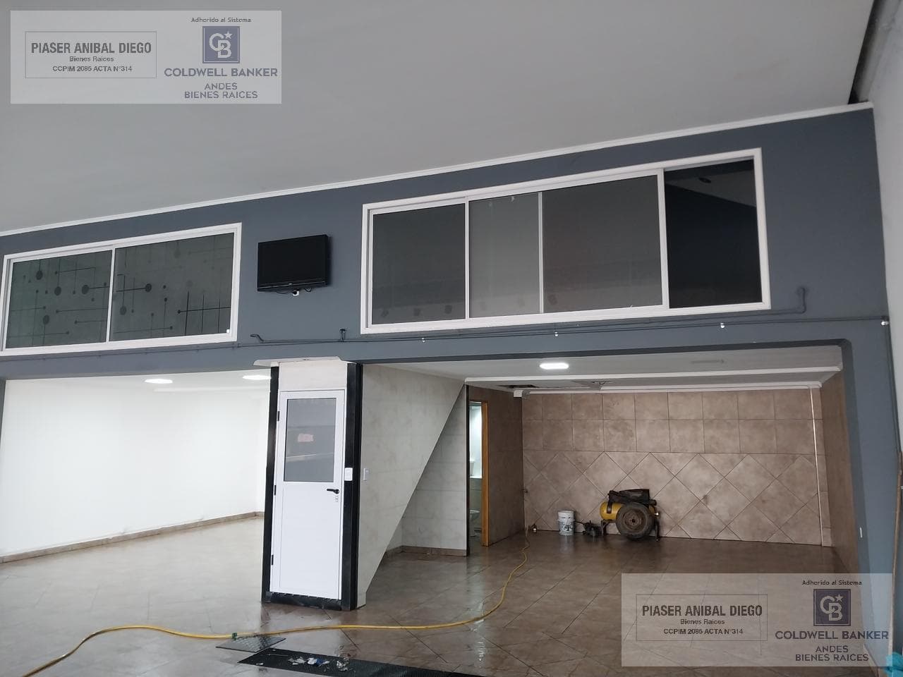 Commercial Space with Apartment for Sale, San Rafael.