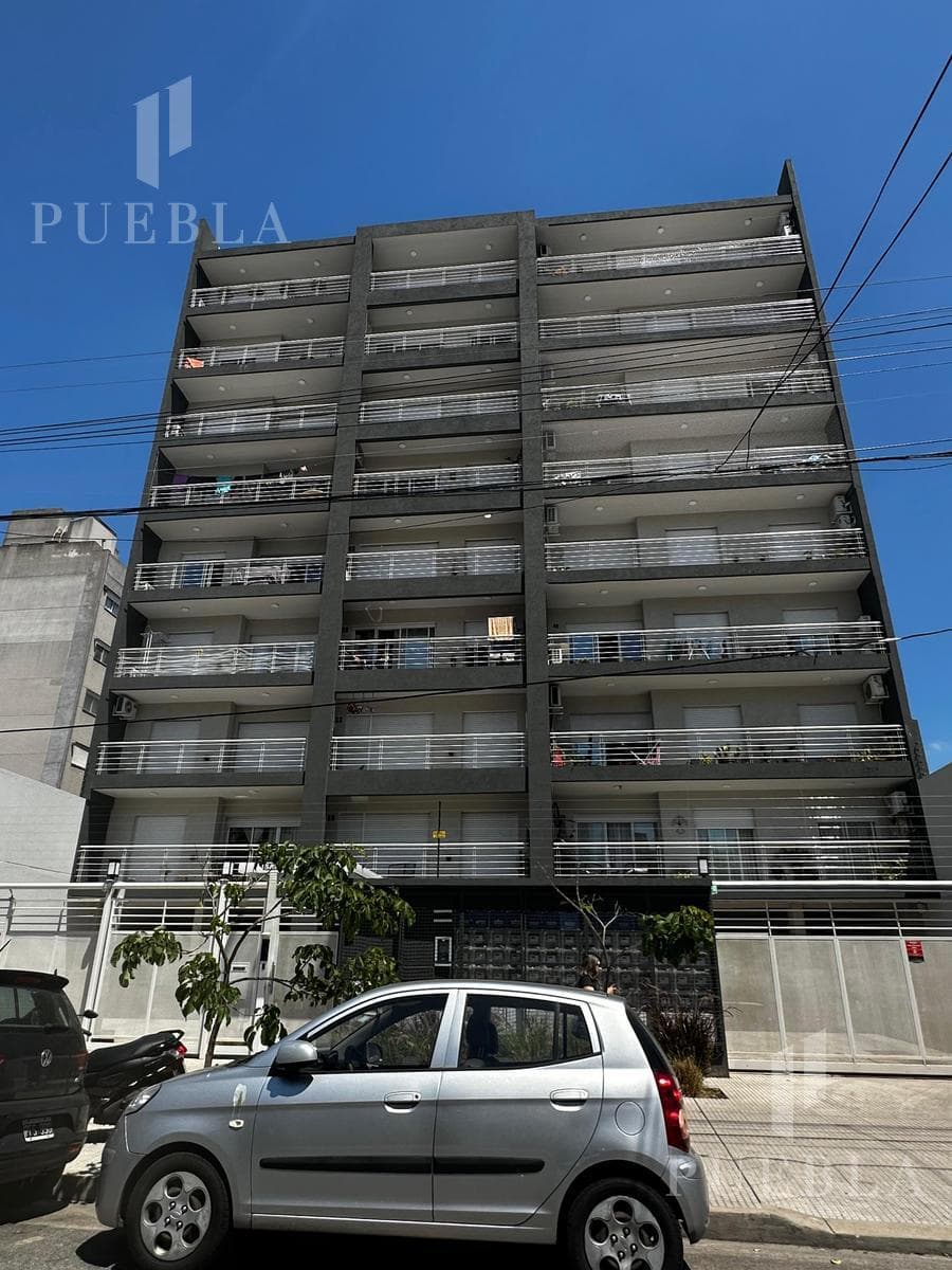 Departamento 2 ambientes con cochera en venta en Moron