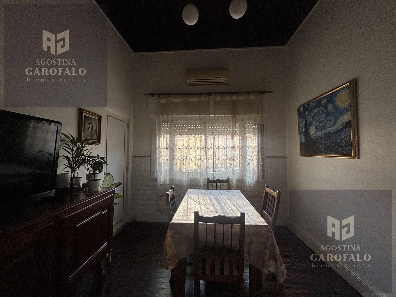 3-room duplex for sale with an interior courtyard in Parque Chacabuco