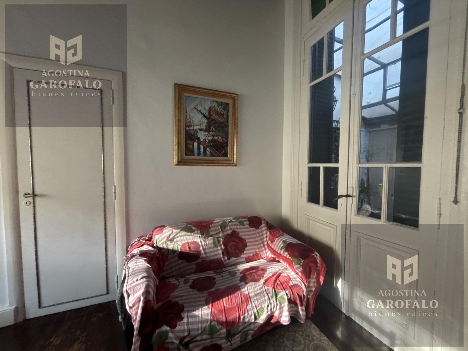 3-room duplex for sale with an interior courtyard in Parque Chacabuco