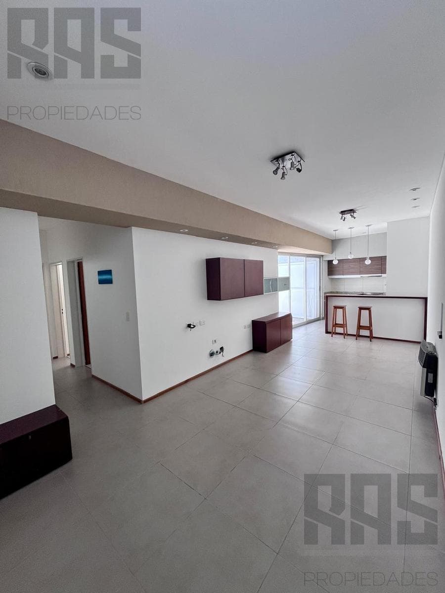 3-room house with a patio and grill. In excellent condition!