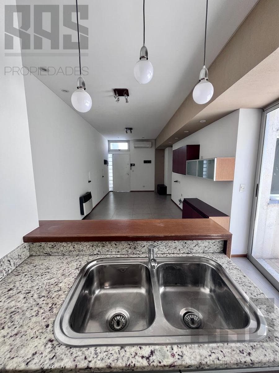 3-room house with a patio and grill. In excellent condition!