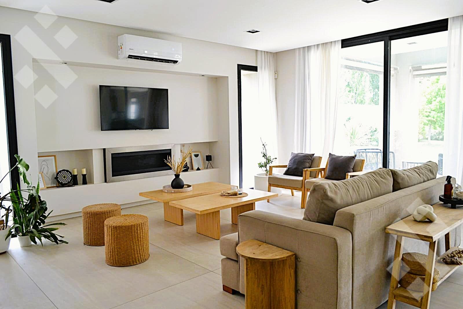 For sale: 4-bedroom house with pool in Neuquén