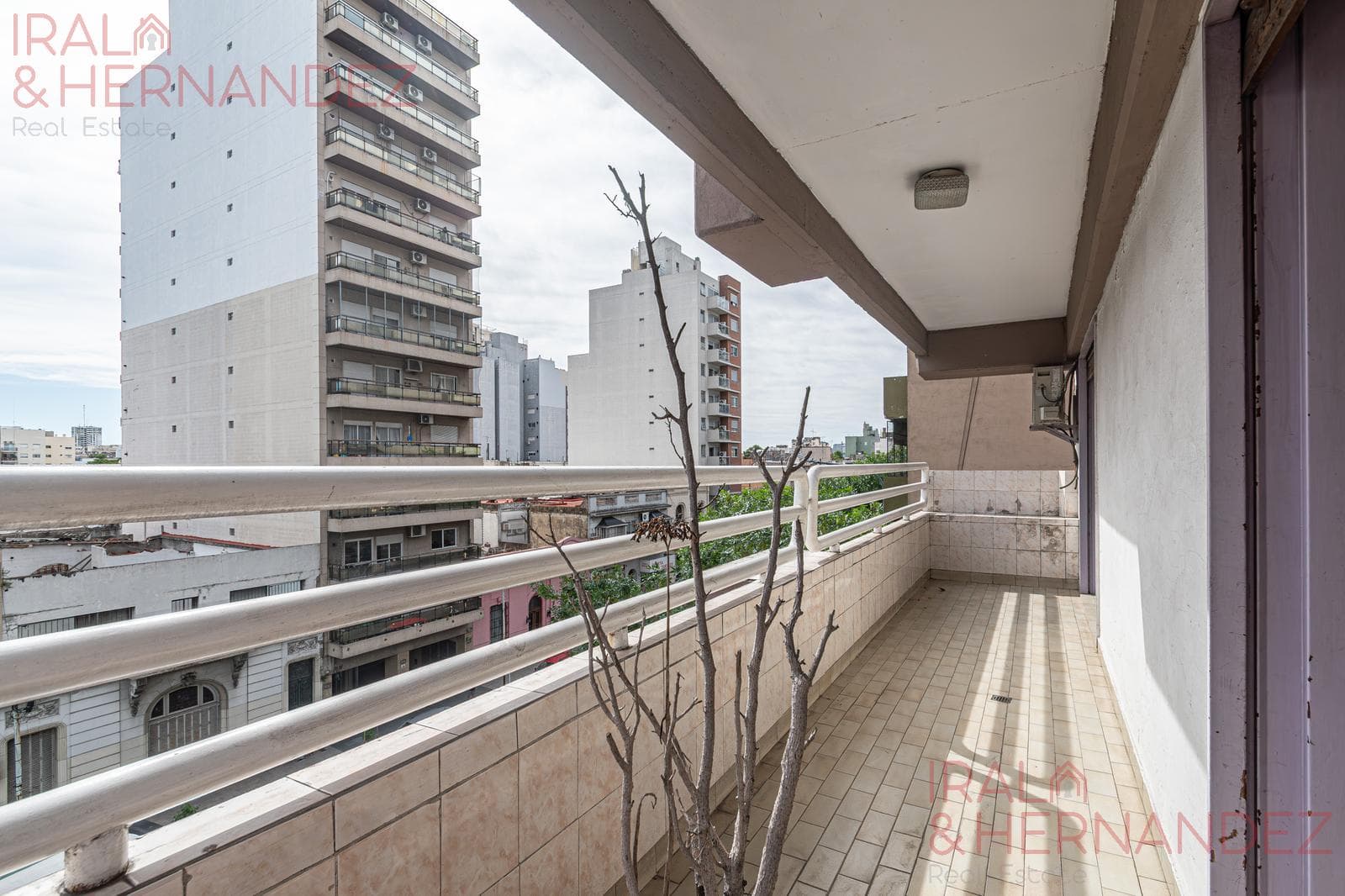 3-room apartment for sale in Flores with a DEDICATED PARKING SPACE and utility room