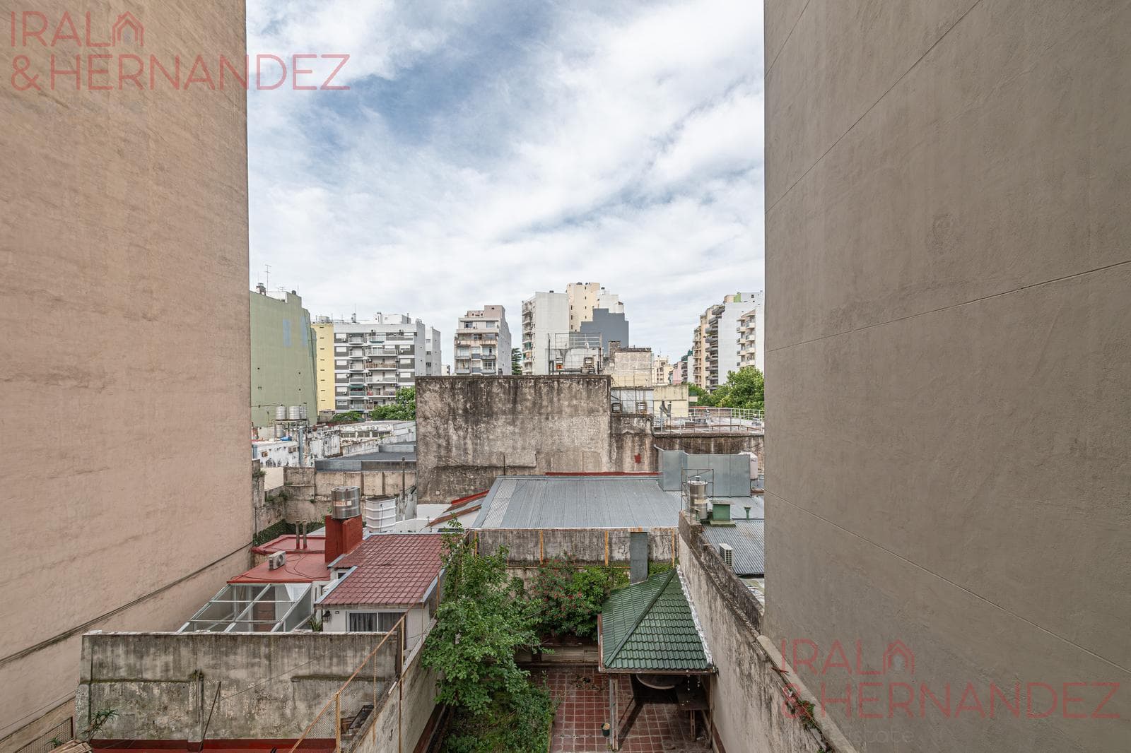 3-room apartment for sale in Flores with a DEDICATED PARKING SPACE and utility room
