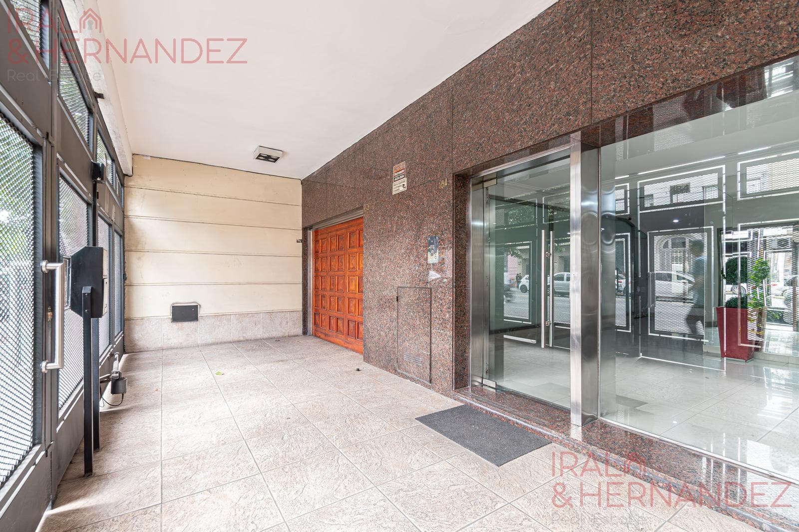 3-room apartment for sale in Flores with a DEDICATED PARKING SPACE and utility room