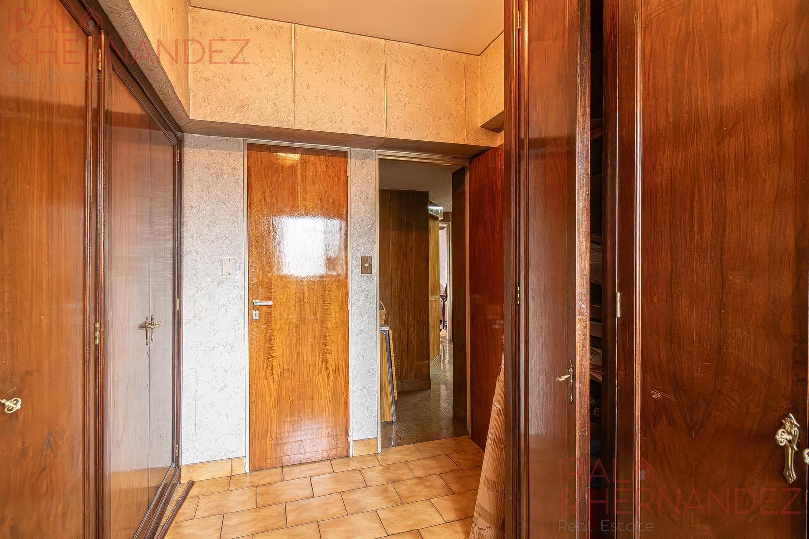3-room apartment for sale in Flores with a DEDICATED PARKING SPACE and utility room