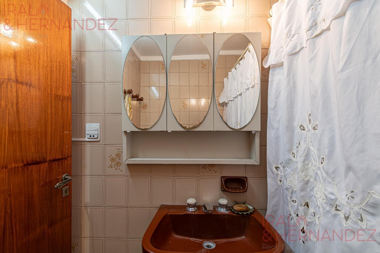 3-room apartment for sale in Flores with a DEDICATED PARKING SPACE and utility room