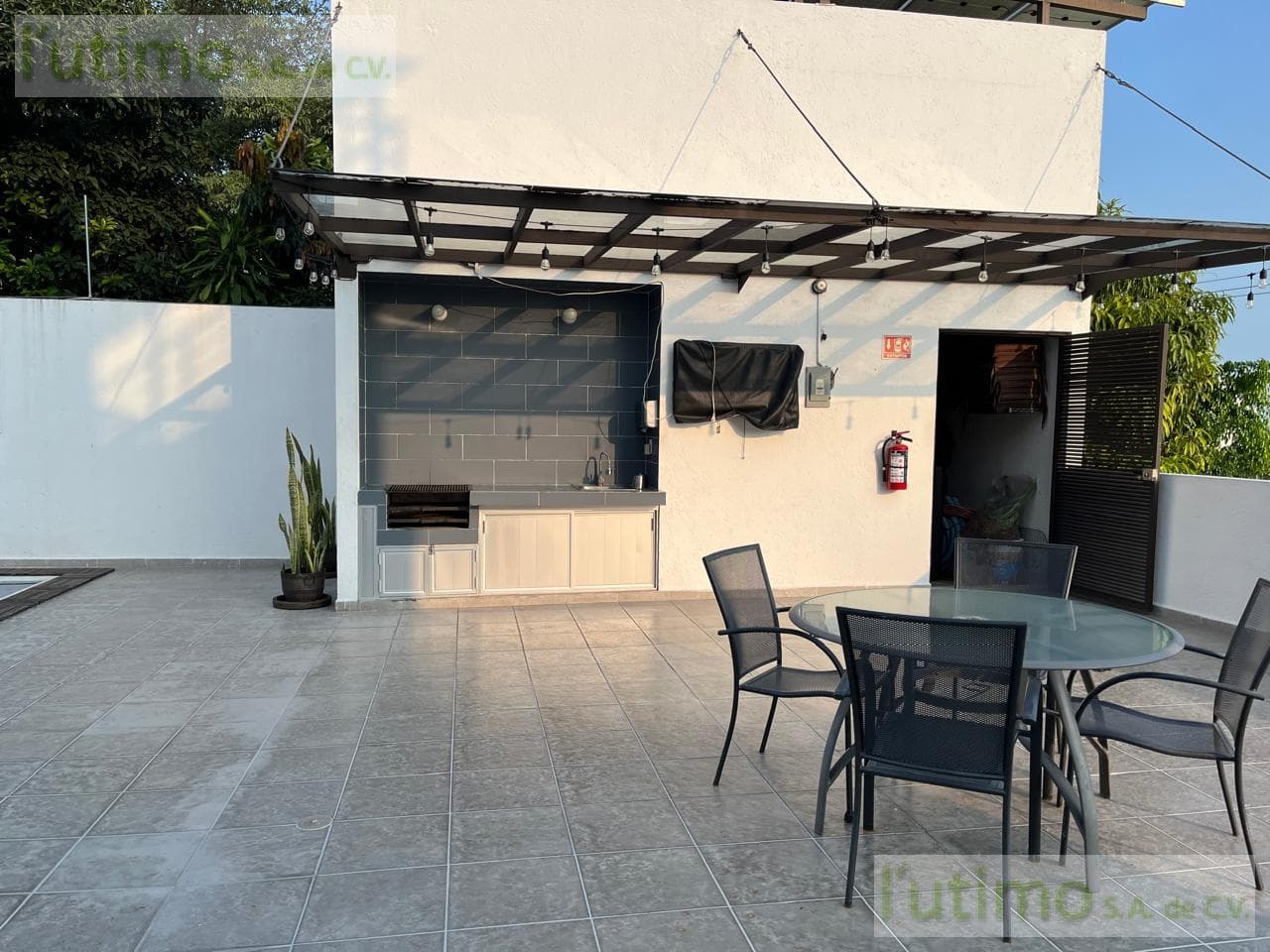 HOUSE WITH A POOL, CONDOMINIUM, NEAR BURGOS