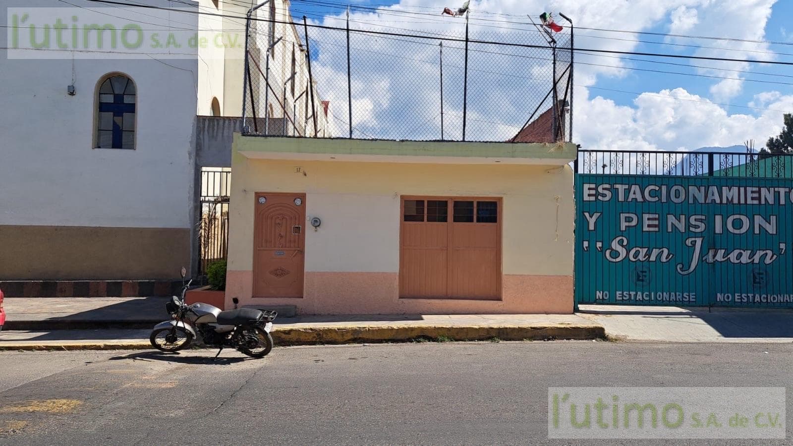 Mixed-Use Building, Zitácuaro, Michoacán