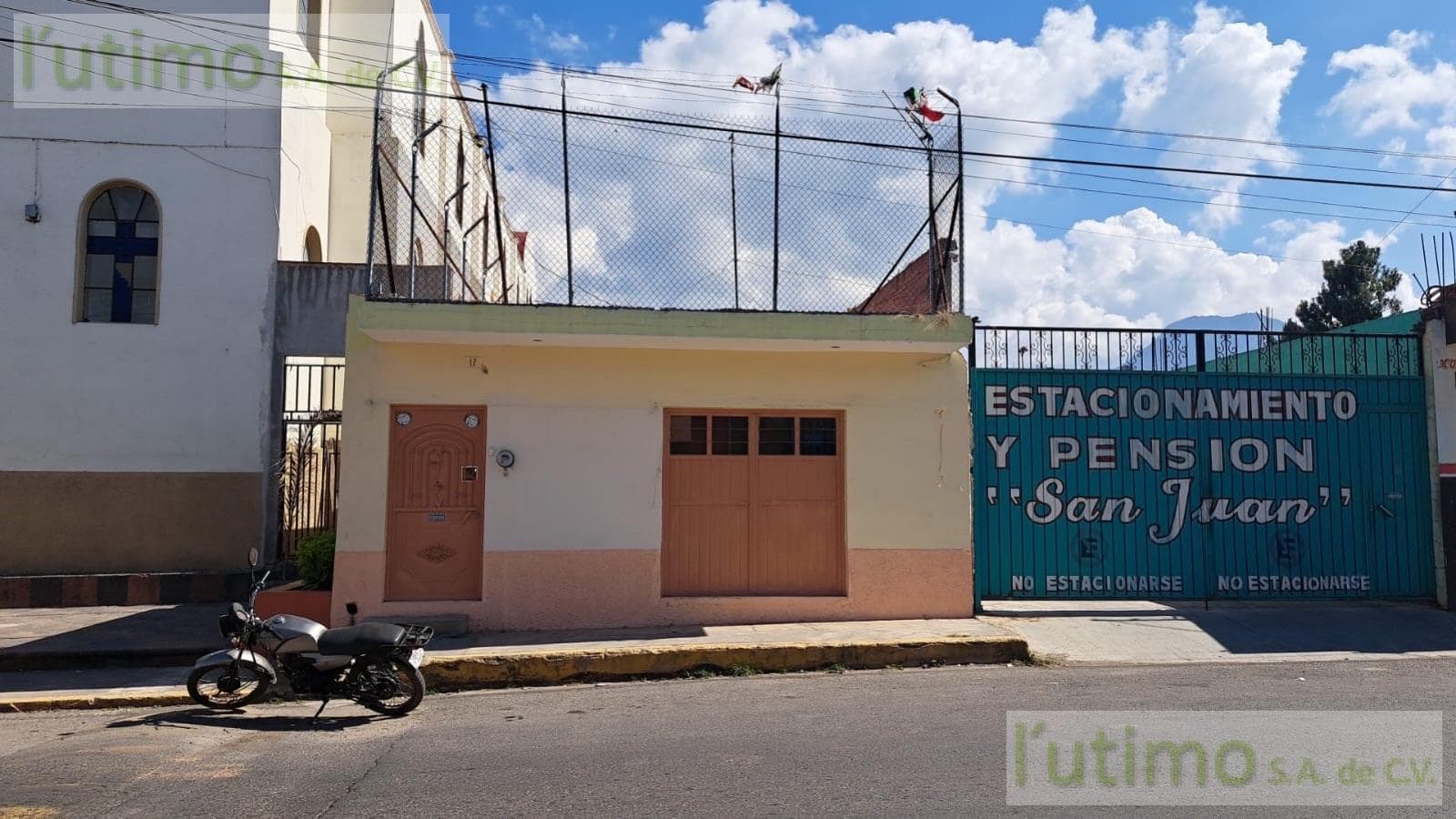 Mixed-Use Building, Zitácuaro, Michoacán