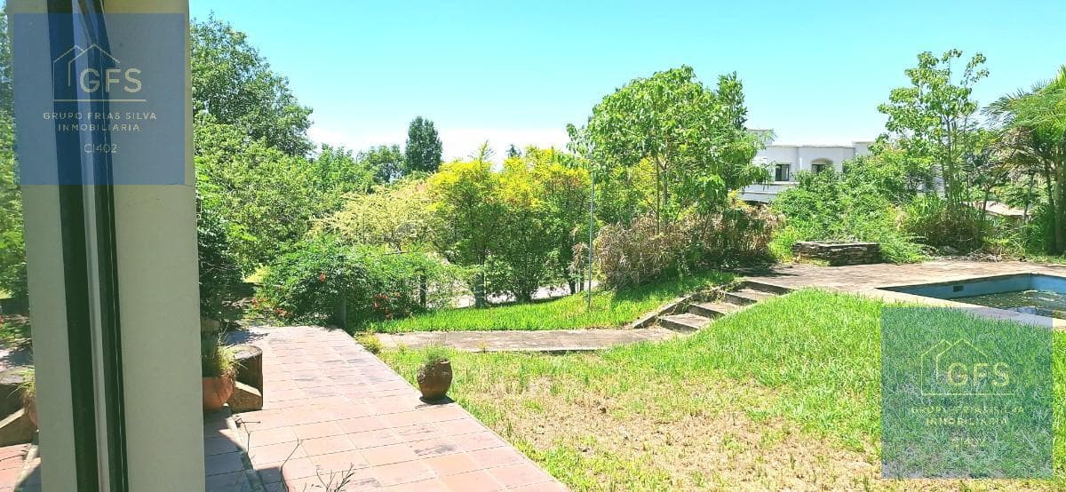 Excellent Opportunity: House in a Country Club