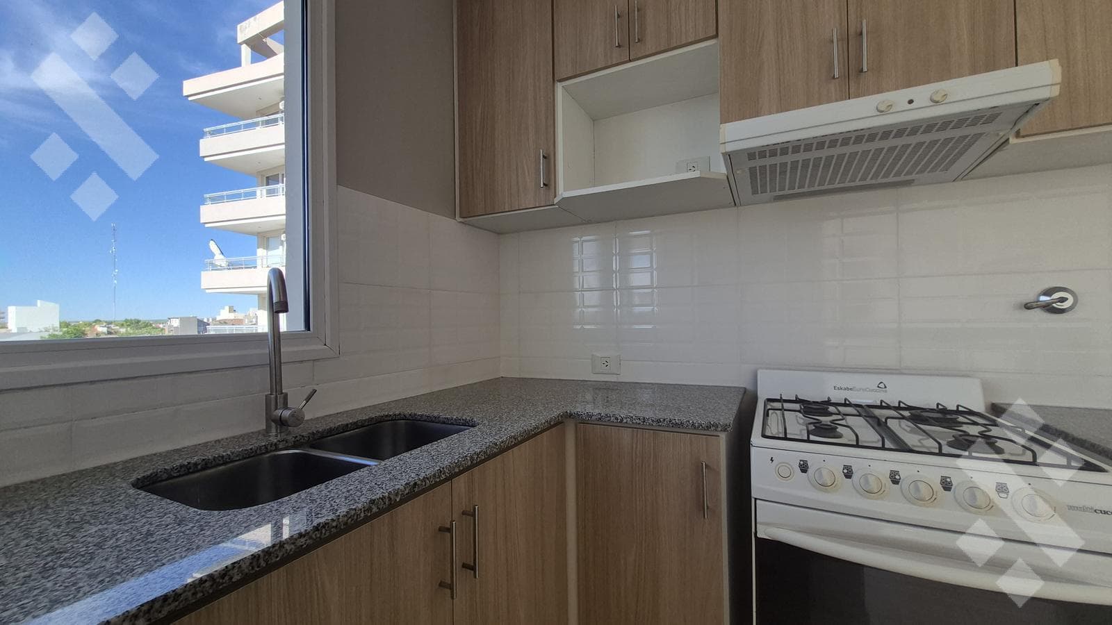 FOR RENT: 2-Bedroom Apartment in Cipolletti