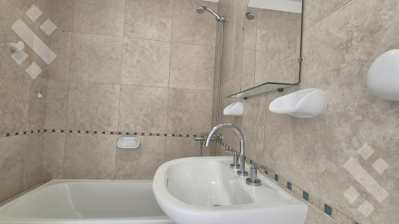 FOR RENT: 2-Bedroom Apartment in Cipolletti