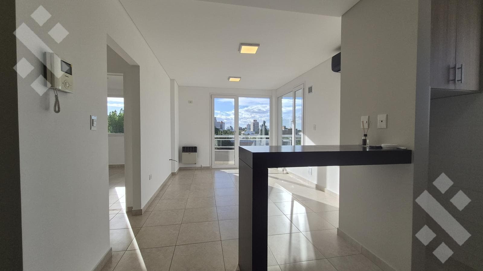 FOR RENT: 2-Bedroom Apartment in Cipolletti