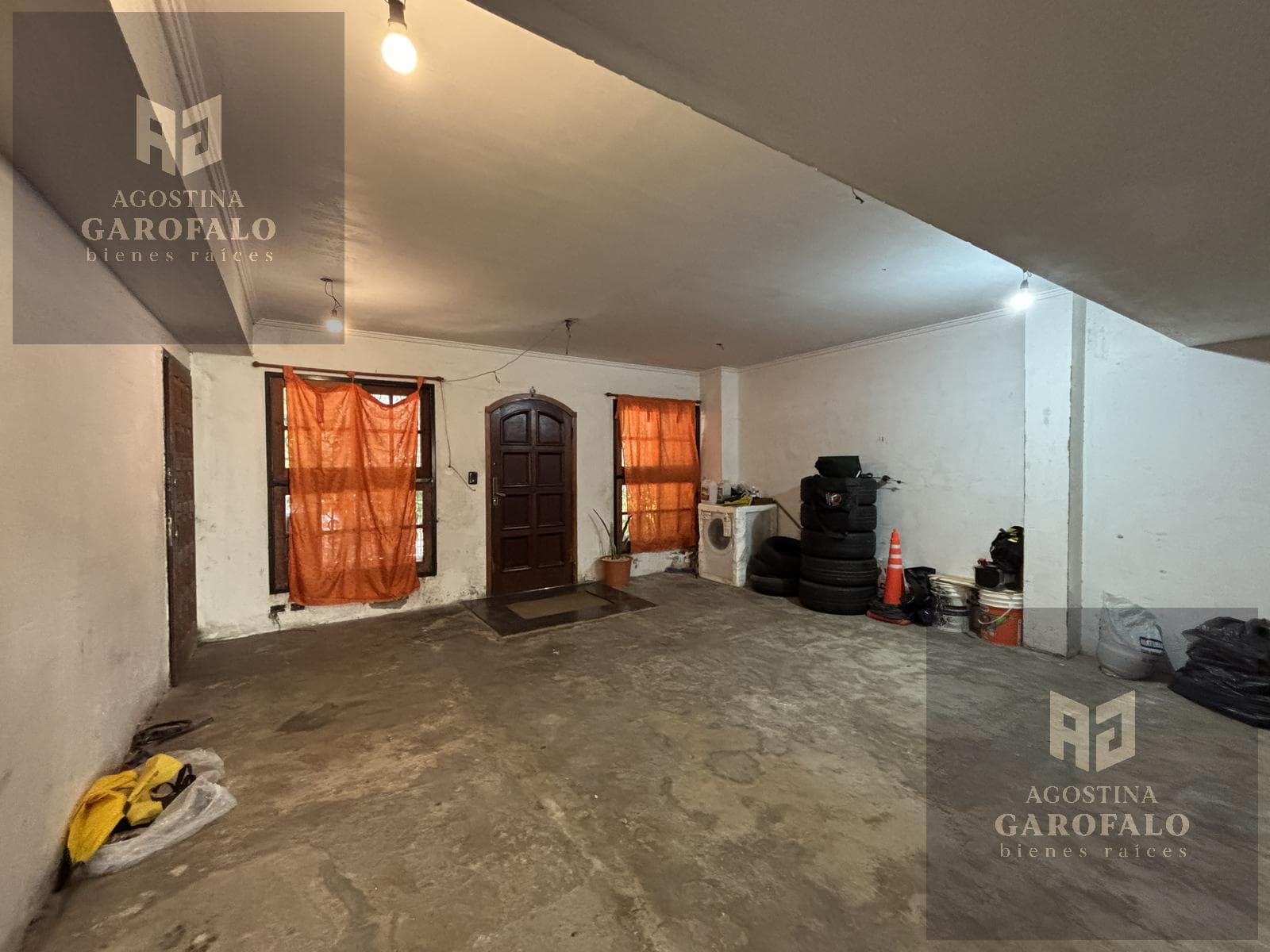For Sale: House on its own lot, featuring 2 units with a patio, pool, barbecue area, and terrace in Parque Chacabuco