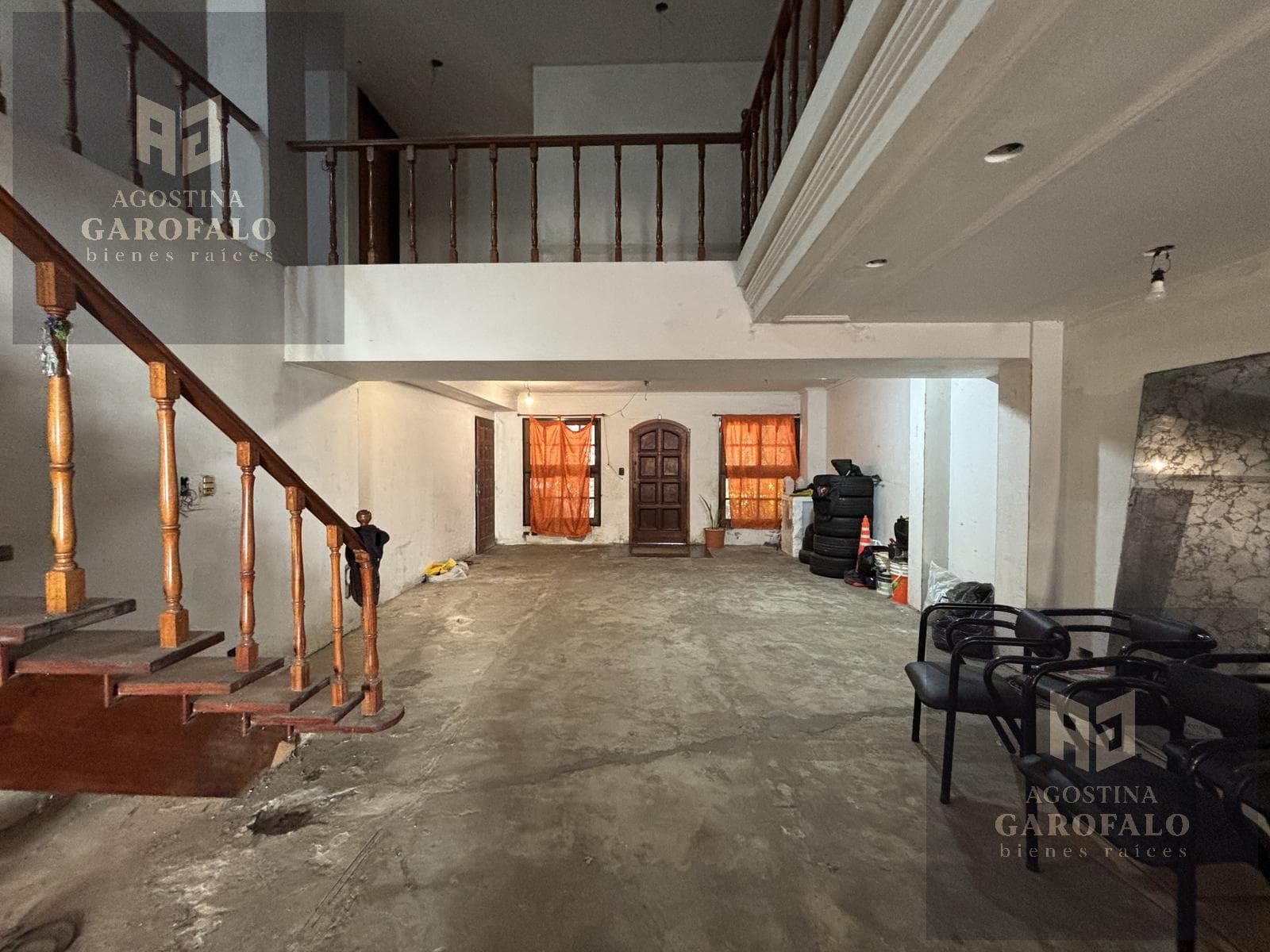 For Sale: House on its own lot, featuring 2 units with a patio, pool, barbecue area, and terrace in Parque Chacabuco