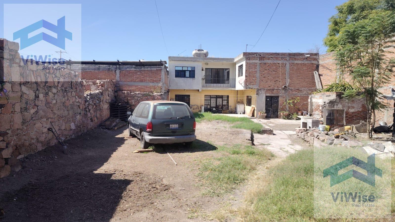 House for sale in the very central Casa Blanca neighborhood