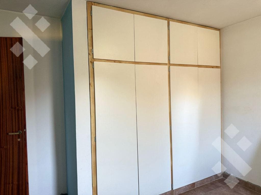 For Sale: 4-Bedroom House with Patio, Barbecue Area, Pool, and 2 Separate Apartments