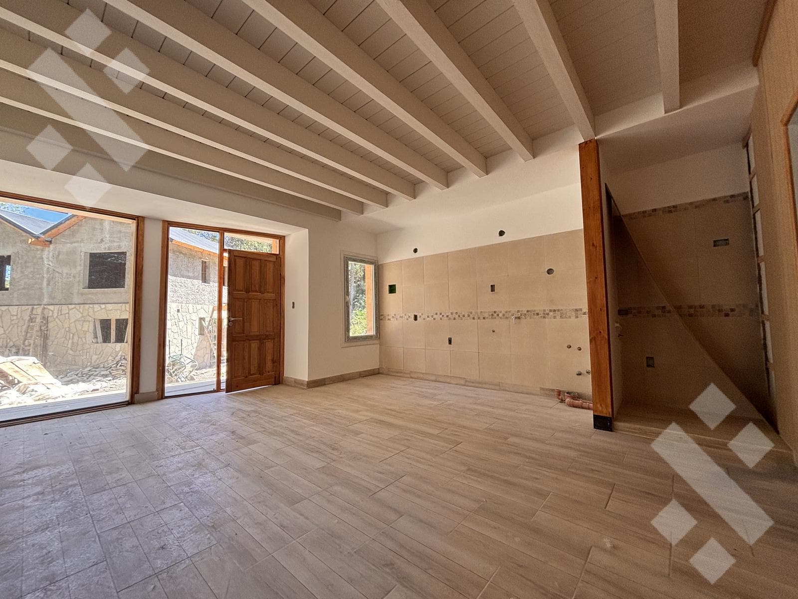 Cabin for Sale with Streamfront Property in San Martín de los Andes