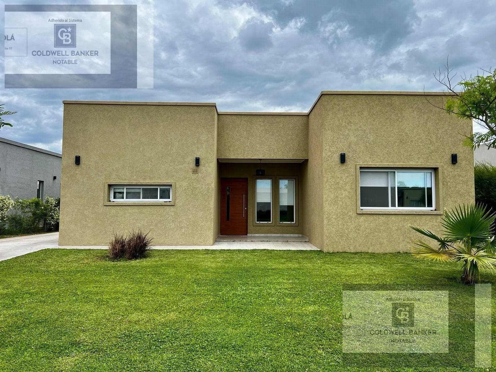 House for Sale: 5 Bedrooms, Pilar Del Este, S. Ramon; Garden, Barbecue Area, Pool (Pemuta/Financing Available). Open to Offers