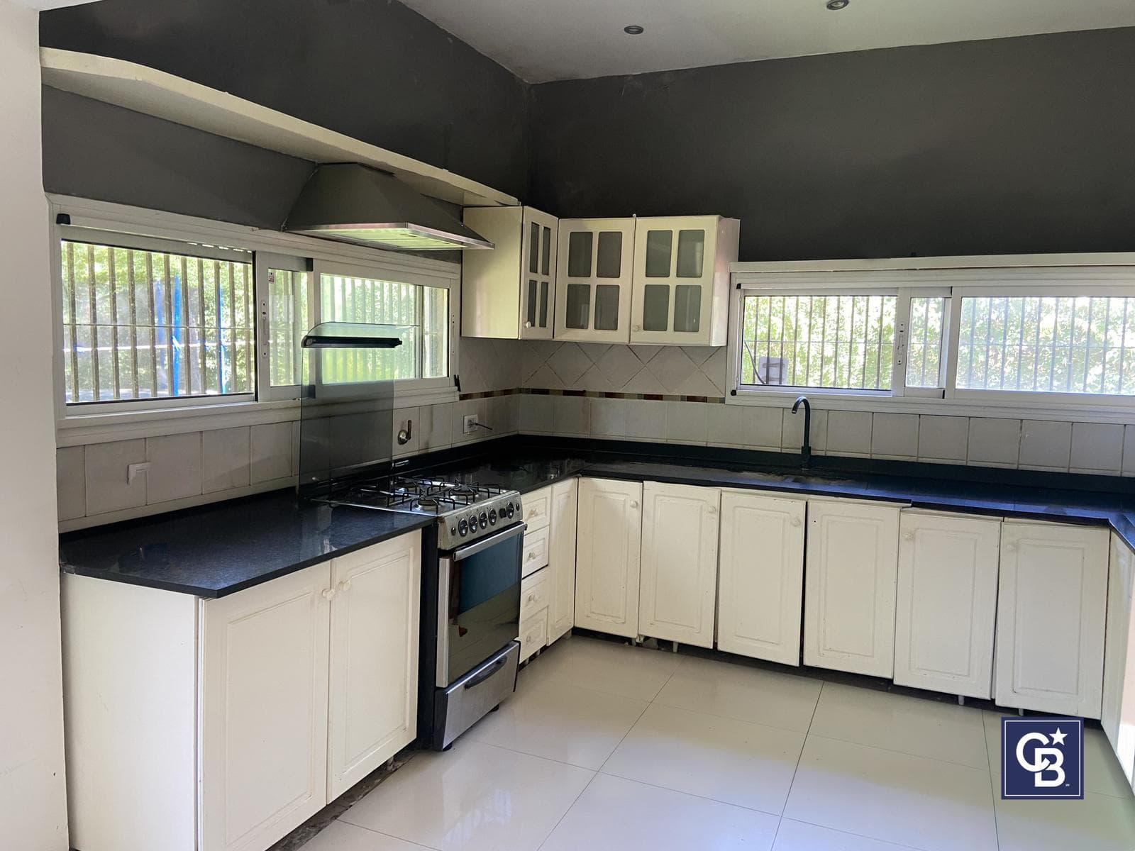 4-Bedroom House for Sale with Pool and Garden in Rincón de Tortuguitas