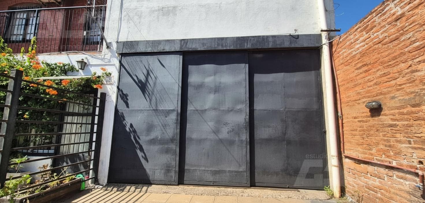 MULTIFAMILY RESIDENCE AND WAREHOUSE - VILLA TESEI