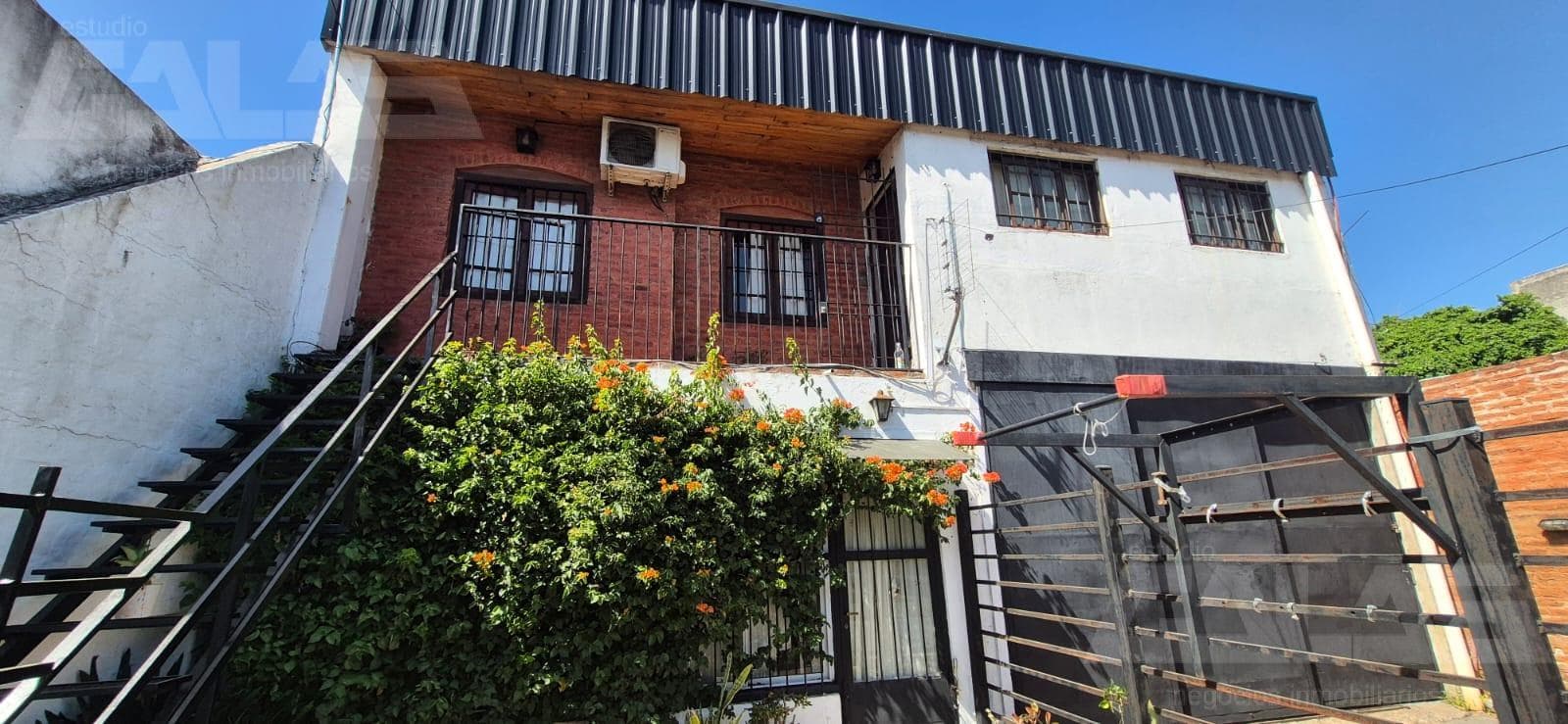 MULTIFAMILY RESIDENCE AND WAREHOUSE - VILLA TESEI