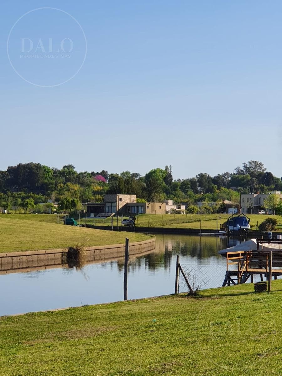 Land for Sale in Al Agua with River Access, 983.52 square meters, in the El Cazal neighborhood, Escobar