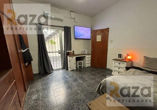 3-Bedroom House for Sale with Garage, Cordón: A Unique Investment Opportunity!