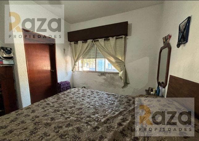 3-Bedroom House for Sale with Garage, Cordón: A Unique Investment Opportunity!