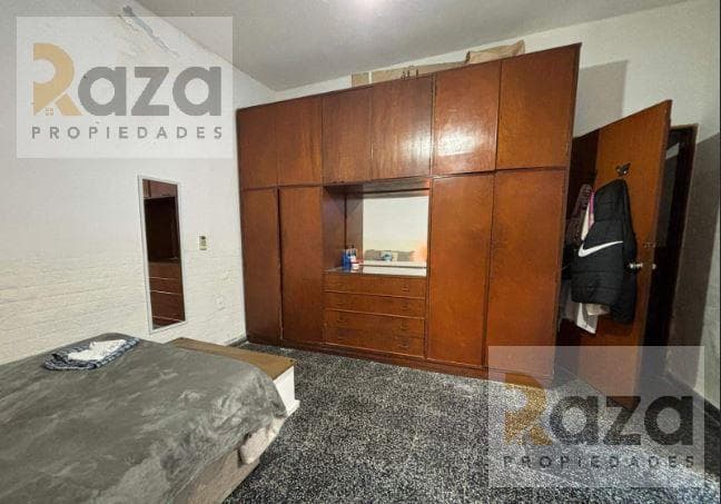 3-Bedroom House for Sale with Garage, Cordón: A Unique Investment Opportunity!