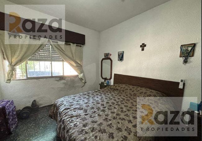 3-Bedroom House for Sale with Garage, Cordón: A Unique Investment Opportunity!