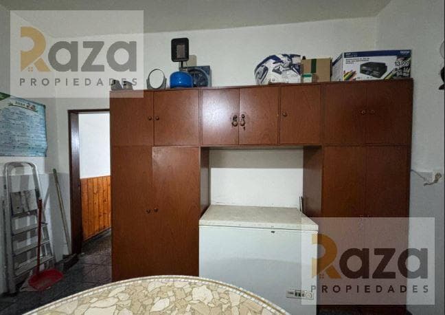 3-Bedroom House for Sale with Garage, Cordón: A Unique Investment Opportunity!
