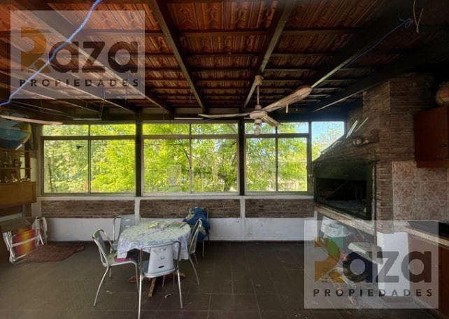 3-Bedroom House for Sale with Garage, Cordón: A Unique Investment Opportunity!