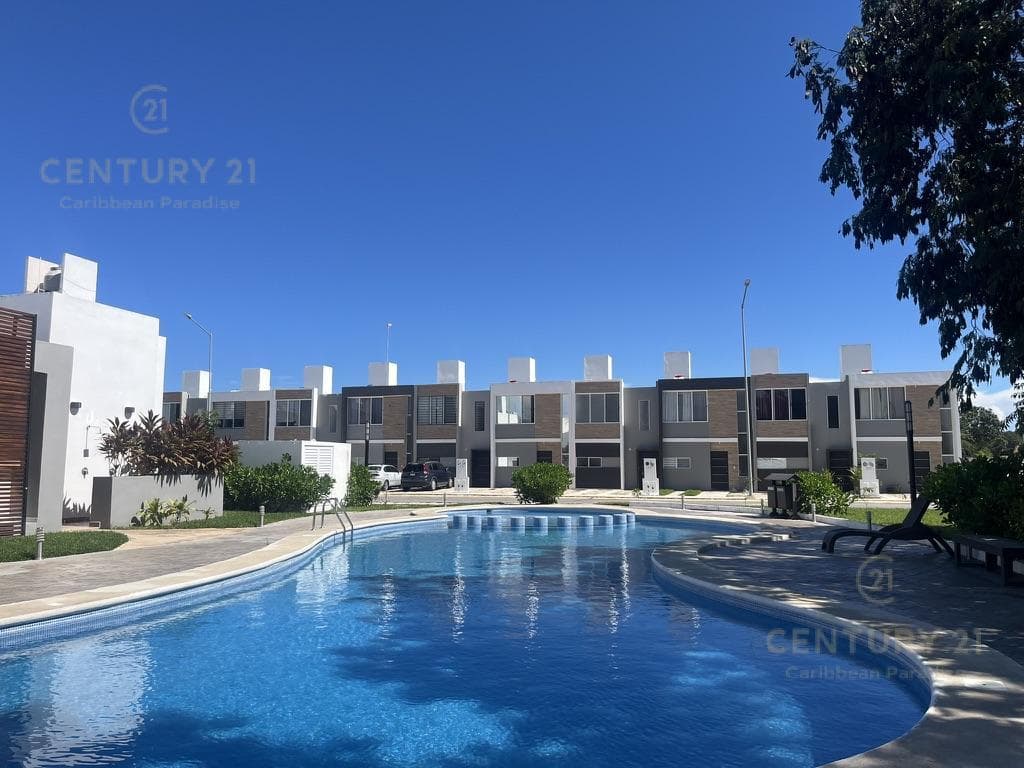 House for Sale in Porto Alto Privada Vallarta, Playa del Carmen P4509