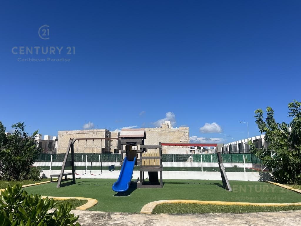 House for Sale in Porto Alto Privada Vallarta, Playa del Carmen P4509