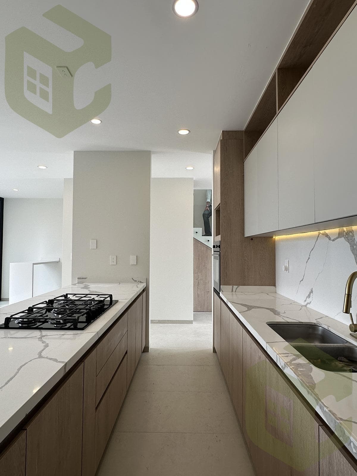 WITH THE MAIN BEDROOM ON THE GROUND FLOOR